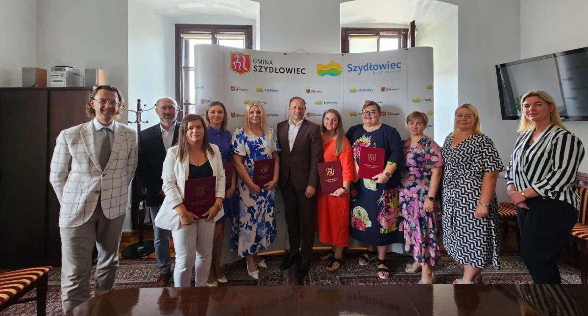 Edukacja , Wręczenie aktów nadania stopnia nauczyciela mianowanego Szydłowcu - zdjęcie, fotografia