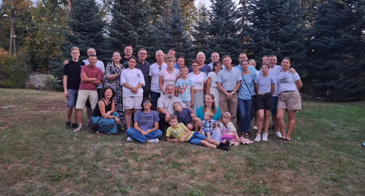 Kościół , Rodziny Domowego Kościoła Szydłowcu rozpoczynają formacyjny - zdjęcie, fotografia