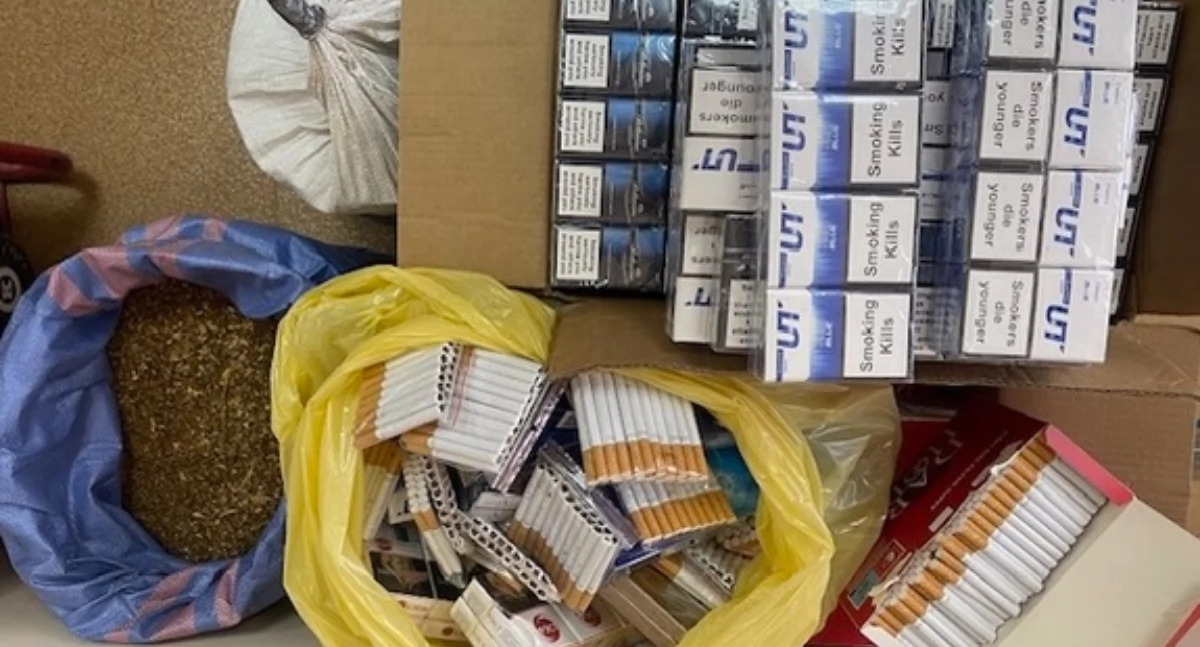 Kronika policyjna , Policjanci Szydłowca zabezpieczyli tysięcy nielegalnych papierosów tytoniu - zdjęcie, fotografia