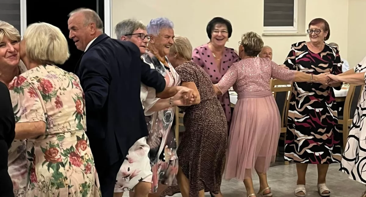 Seniorzy , Spotkanie Integracyjne Seniorów Mirowie - zdjęcie, fotografia