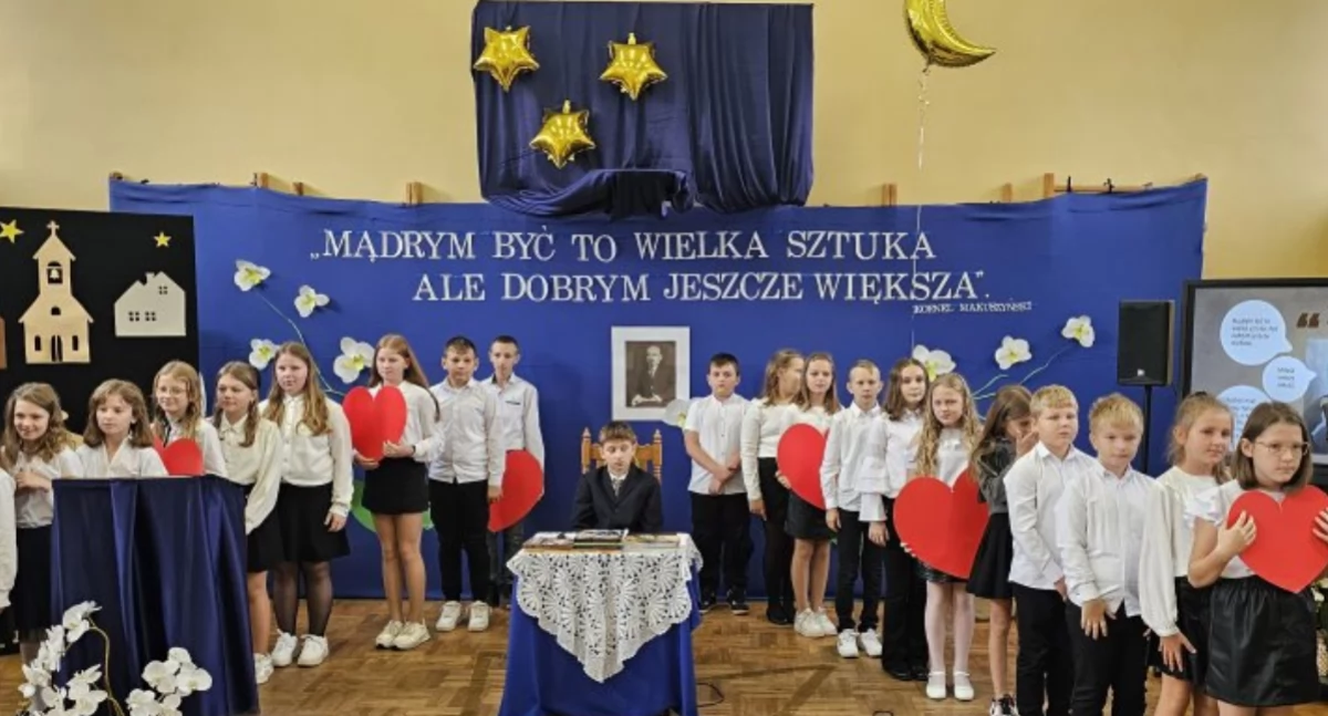Uroczystości , Uroczyste nadanie imienia Publicznej Szkole Podstawowej Wałsnowie - zdjęcie, fotografia