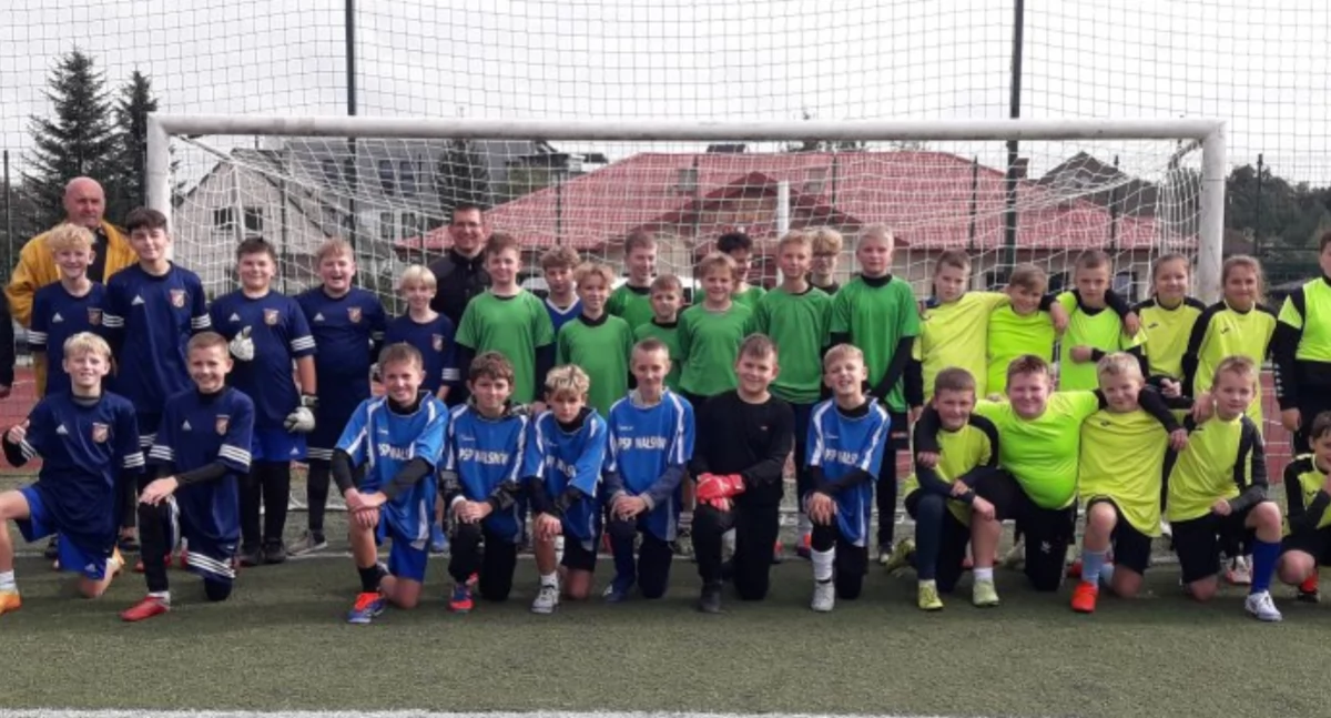 Piłka nożna, Turniej piłkarski Orlika Stadion Orońsku promowanie aktywności wśród dzieci młodzieży - zdjęcie, fotografia