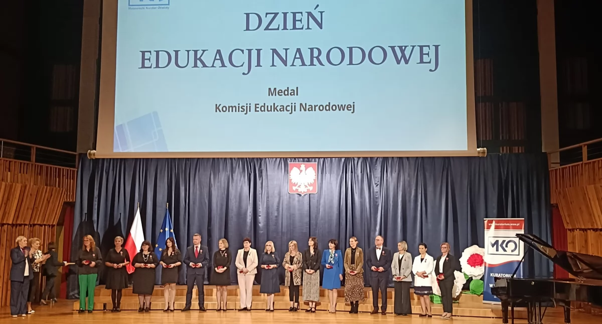 Wydarzenia , Medal Komisji Edukacji Narodowej Nauczycielek Zespołu Szkół Szydłowcu - zdjęcie, fotografia