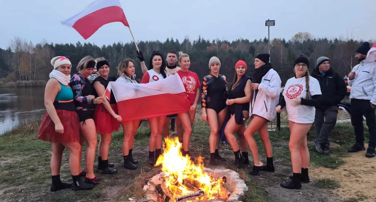 Wydarzenia , Ekipa Lodowcowa Chlewisk rozpoczęła sezon morsowanie - zdjęcie, fotografia