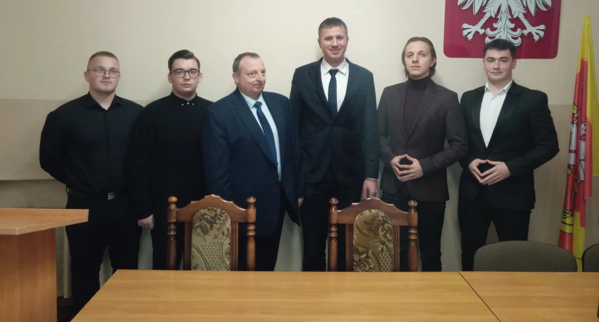 Rady , Pierwsze posiedzenie kadencji Młodzieżowej Gminy Orońsku - zdjęcie, fotografia