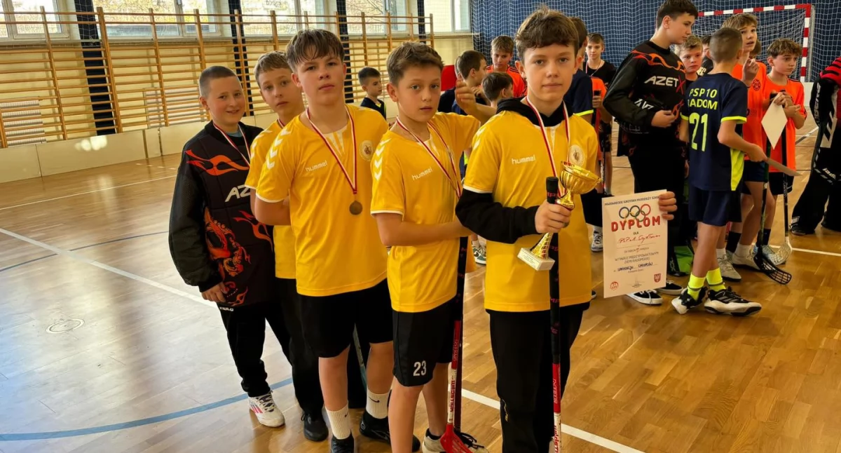 sport szkolny, Sukces chłopców Szydłowcu Finale Międzypowiatowym Unihokeju! - zdjęcie, fotografia