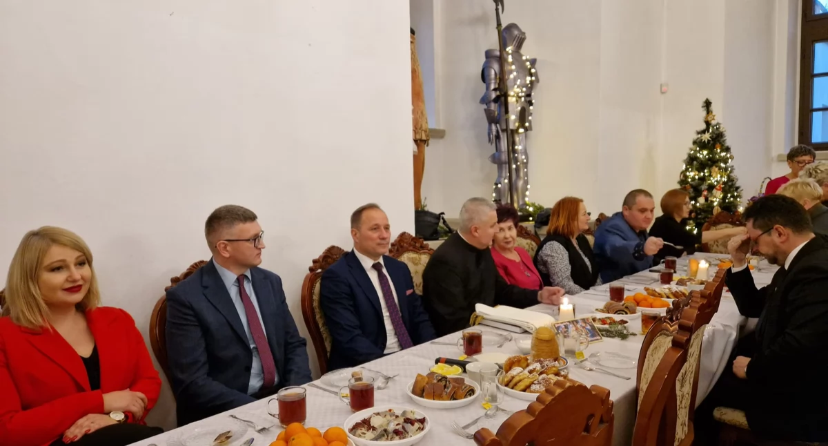 Spotkania , Przedświąteczne spotkanie Burmistrza Klubem Seniora Zamek Szydłowcu - zdjęcie, fotografia