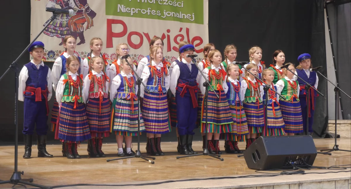 Muzyka , Radosne Nutki ambasadorzy kultury ludowej dumni reprezentanci Gminy Mirów - zdjęcie, fotografia