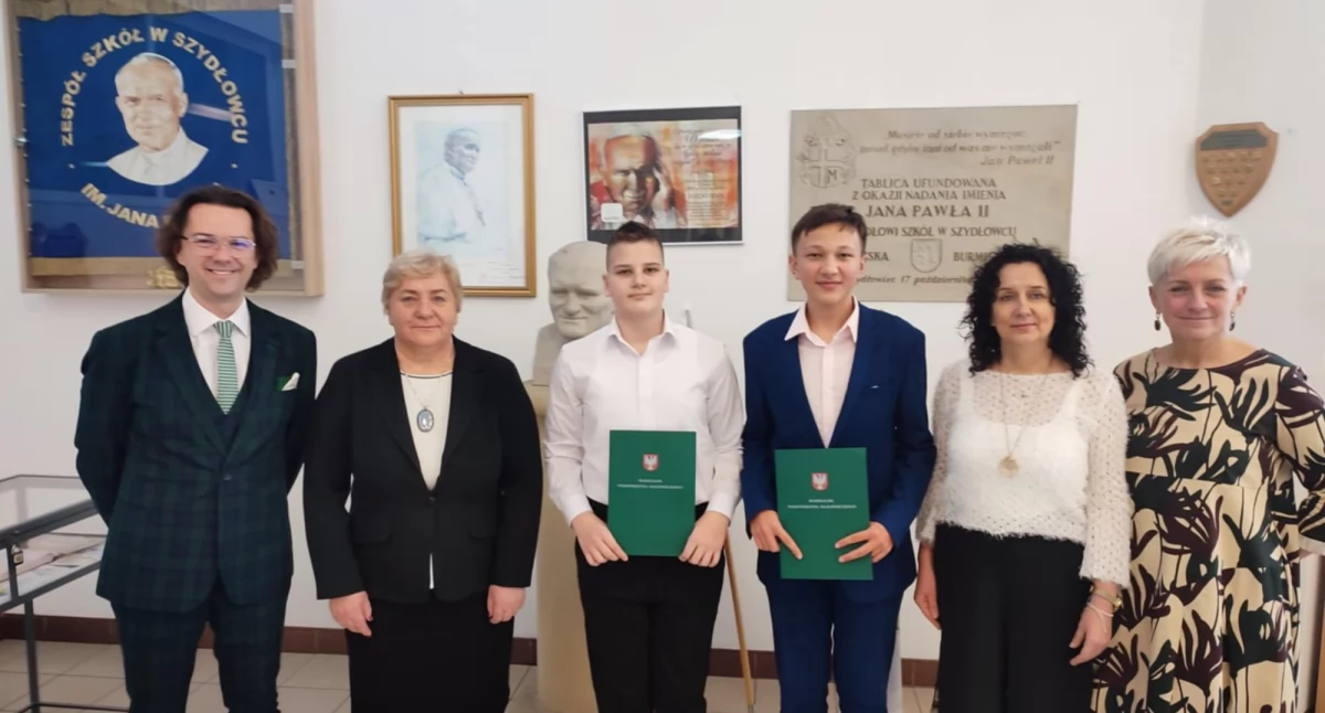 Edukacja , Bartłomiej Górlicki Sadkowski szkoły Szydłowcu nagrodą Marszałka - zdjęcie, fotografia
