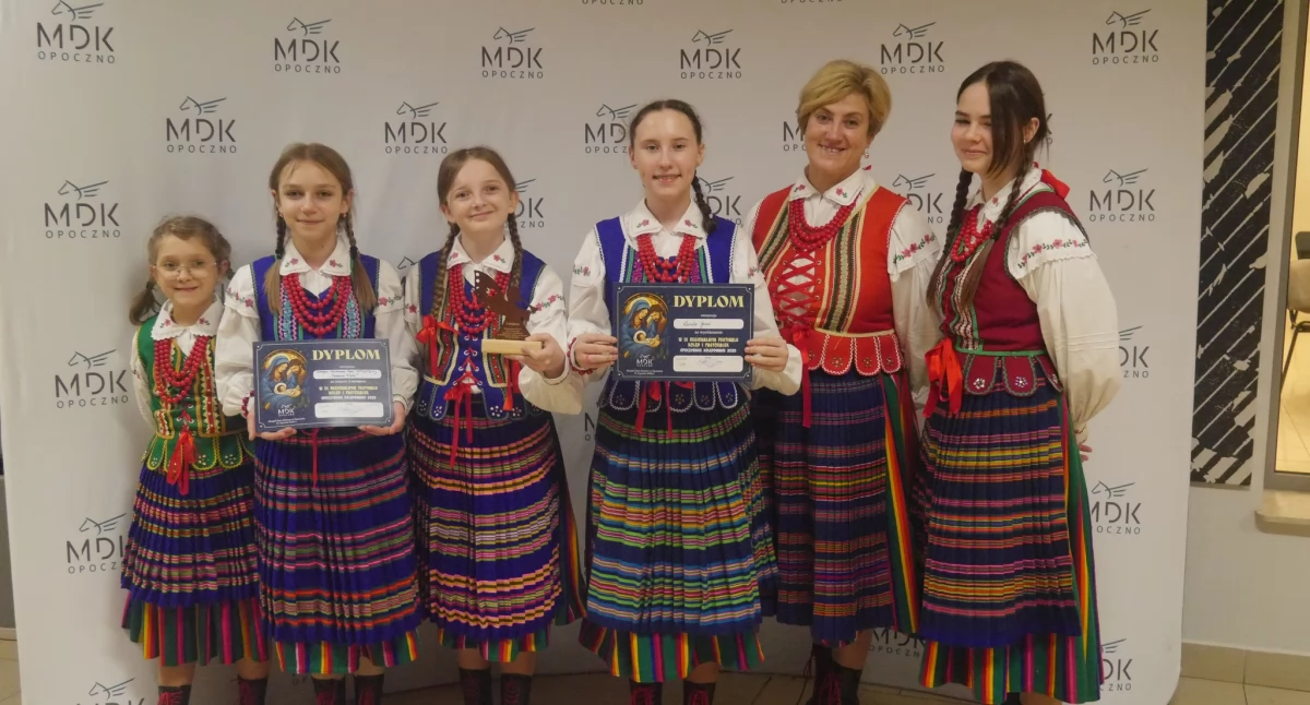 Muzyka , Radosne Nutki Mirowa opoczyńskim kolędowaniu - zdjęcie, fotografia