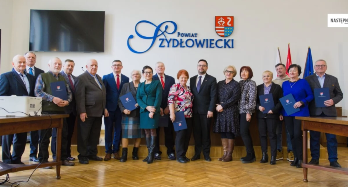 Seniorzy , Pierwsze posiedzenie Powiatowej Seniorów Powiatu Szydłowieckiego - zdjęcie, fotografia
