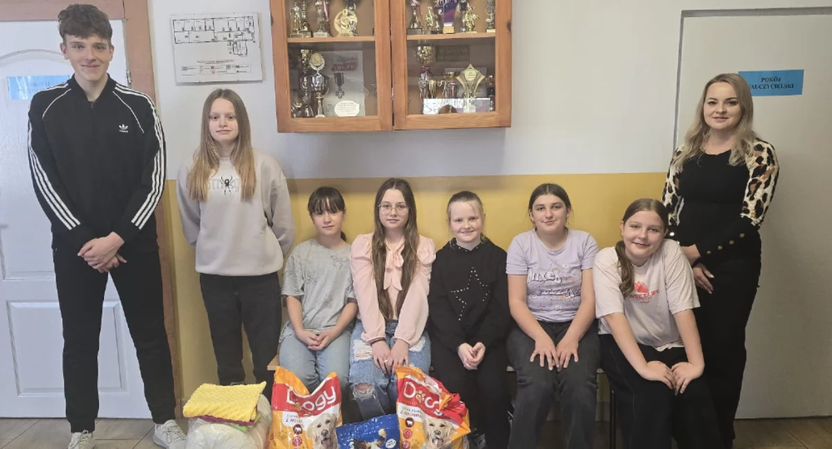 Edukacja , Podsumowanie zbiórki karmy bezdomnych psów Szydłowcu - zdjęcie, fotografia