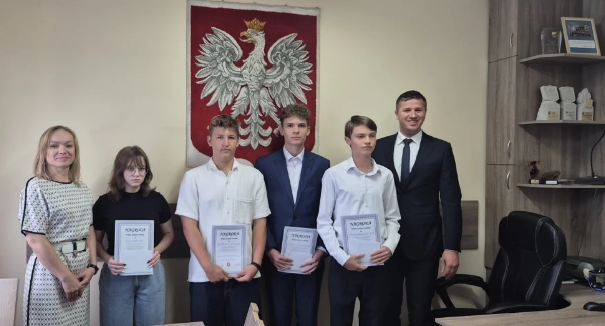 Edukacja , Gmina Orońsko Prymusi czterech podstawówek - zdjęcie, fotografia