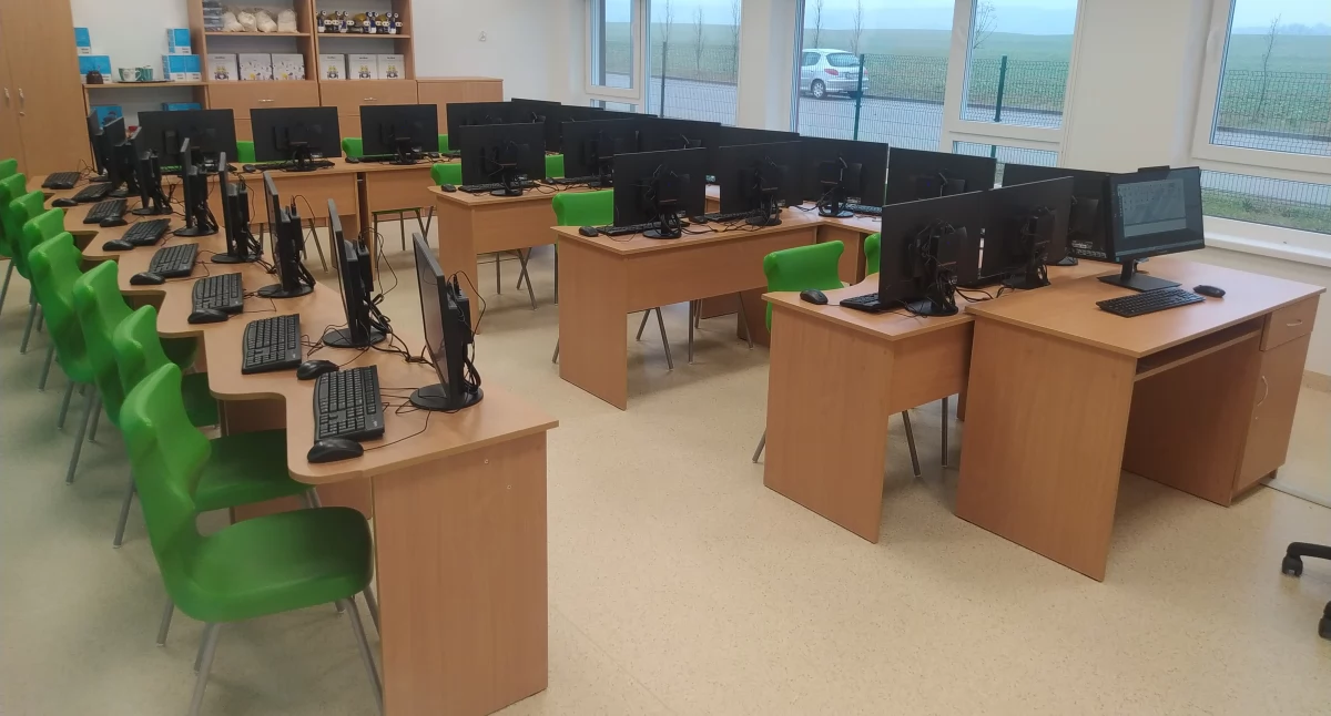 Materiały promocyjne, Przygotowanie nauczycieli pracy nowoczesnej pracowni terminalowej - zdjęcie, fotografia
