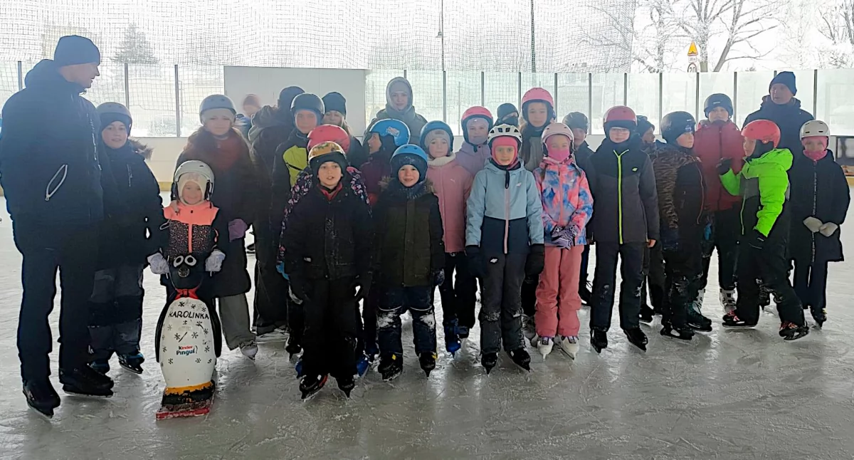 Rekreacja i turystyka, Bezpieczne Ferie lodzie młodzi strażacy Chlewisk aktywni bezpieczni Skarżysku - zdjęcie, fotografia