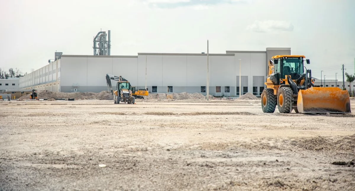 Materiały promocyjne, mądrze wybrać producenta płyt warstwowych Kompletny poradnik inwestora - zdjęcie, fotografia
