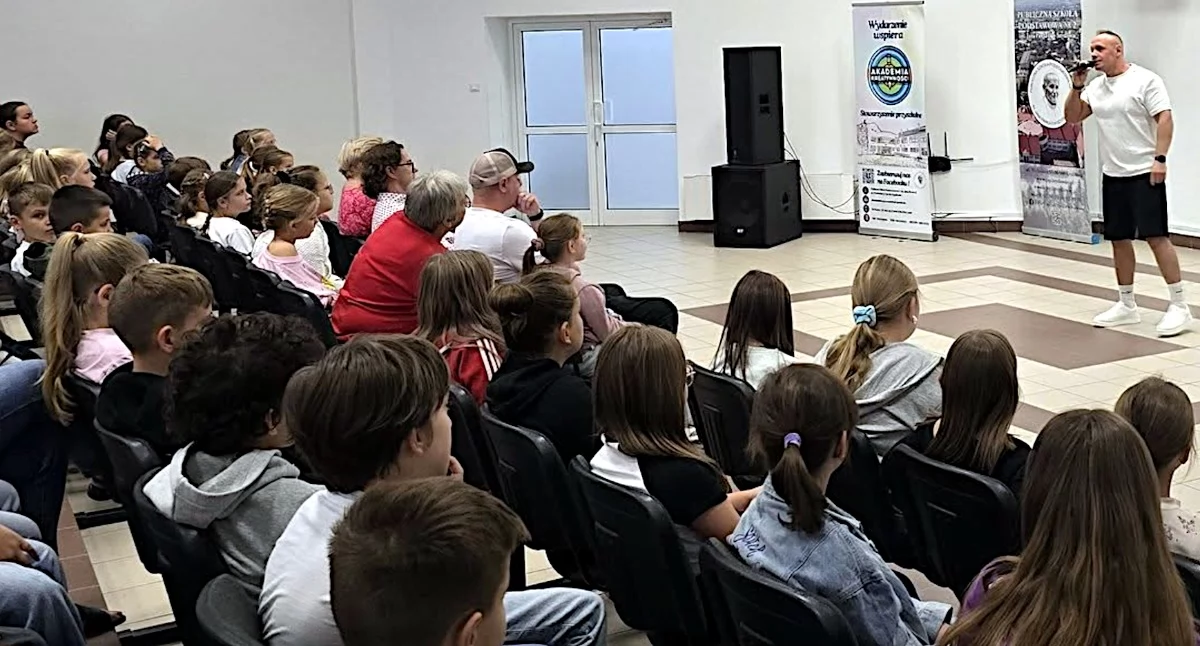 Fot. FB Publicznej Szkole Podstawowej nr 2 im. Jana Pawła II w Szydłowcu 