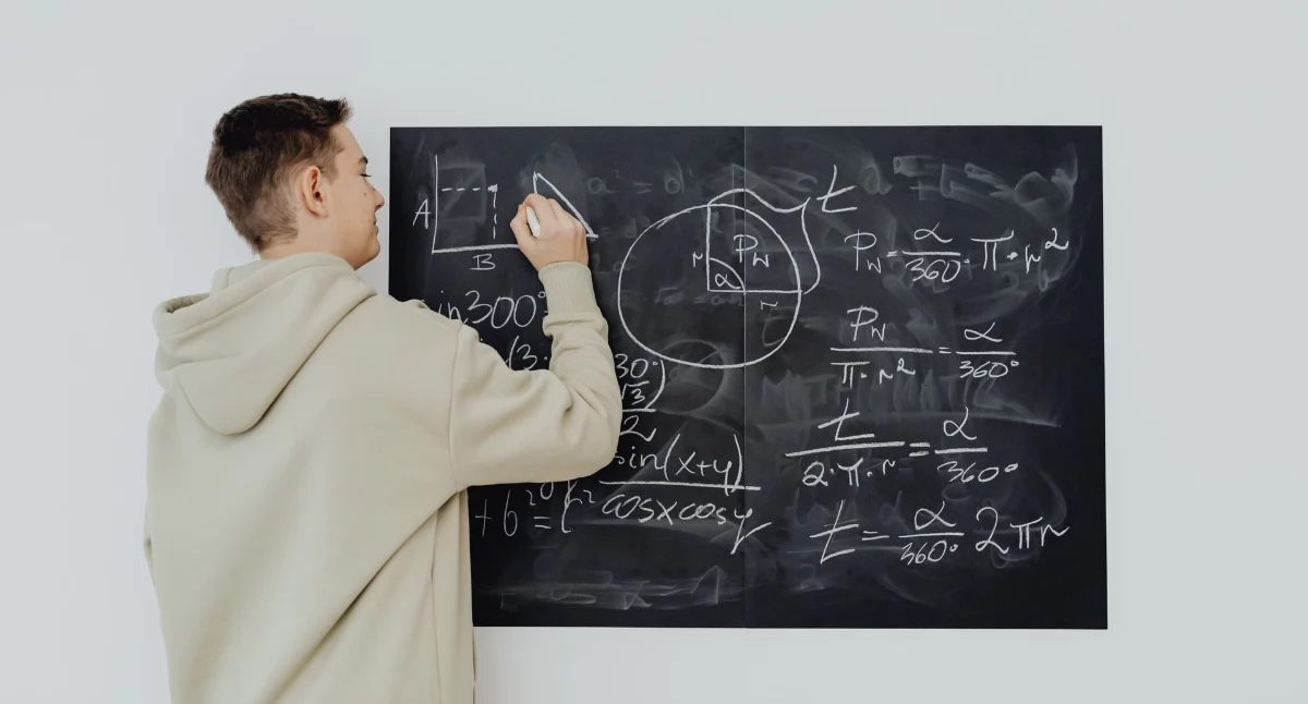 Materiały promocyjne, przygotować matury matematyki zostało niewiele czasu - zdjęcie, fotografia