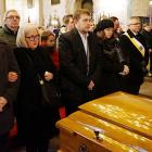 Rodzina ks. Bogusława w szydłowieckiej świątyni podczas mszy św. pogrzebowej