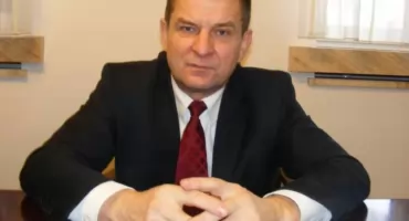 Sesja Rady Powiatu w Szydłowcu i odwołanie Starosty
