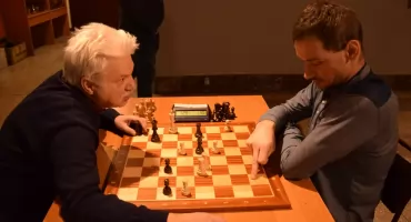 Szachista z Szydłowca Marian Frąk z tytułem Mistrza Krajowego