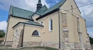 Kościół w Chlewiskach odzyskuje blask. Trwa renowacja zabytku