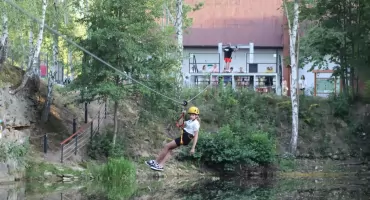 Tyrolka, via ferrata i taras widokowy – sprawdź regulamin Kamieniołomu