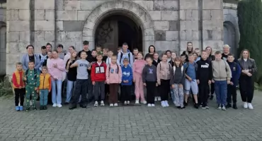 Pielgrzymka SP w Budkach do Sanktuarium w Czarnej – wspólna modlitwa i integracja