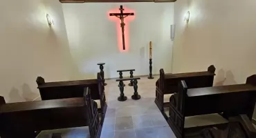 Kaplica przedpogrzebowa przy parafii w Szydłowcu po remoncie – wspólny wysiłek parafian i duszpasterzy
