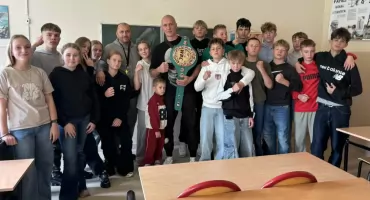 Wielki sportowiec z wielkim sercem – Michał Cieślak w szkole w Szydłowcu