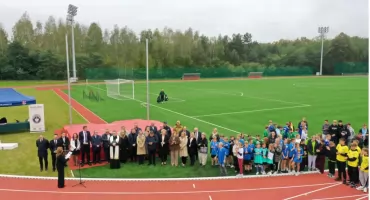 Nowoczesne boisko otwarte! Szydłowiec zyskał nową przestrzeń do sportu i rekreacji