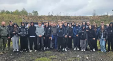 Uczniowie Zespołu Szkół im. KOP w Szydłowcu na strzelnicy – zajęcia z wyszkolenia strzeleckiego w Gąsawach Rządowych