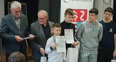 10-letni mistrz szachowy z PSP nr 1 w Szydłowcu ! Mati Sadownik zdobywa złoto