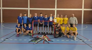 Jedynka najlepsza w powiecie! Dziewczęta i chłopcy bez straty bramki w unihokeju