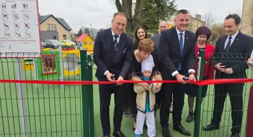 Radość, muzyka i nowy plac zabaw – wyjątkowy dzień w Przedszkolu Samorządowym w Szydłowcu