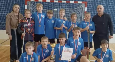 Brązowi medaliści z Jedynki w finałach międzypowiatowych w unihokeju