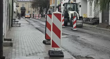 Nowy chodnik w Szydłowcu – roboty przy ulicy Kilińskiego idą pełną parą