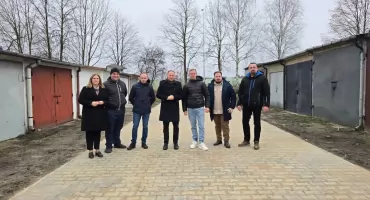 Postępują prace przy modernizacji wjazdów do garaży przy ul. Reymonta