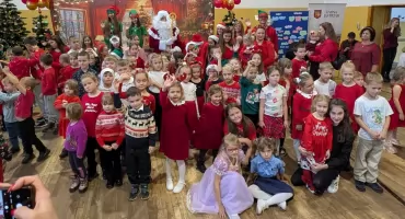 Bal Mikołajkowy w Jastrzębiu zgromadził blisko 500 dzieci i ich rodziców