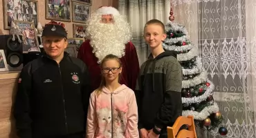OSP Jastrząb odwiedza Małych Strażaków – świąteczna akcja pełna uśmiechów