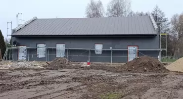 Nowe inwestycje w gminie – żłobek w Chlewiskach i droga dla pieszych w Pawłowie