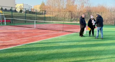 Nowe oblicze kortów tenisowych w Szydłowcu. Zakończono zadanie ReKort