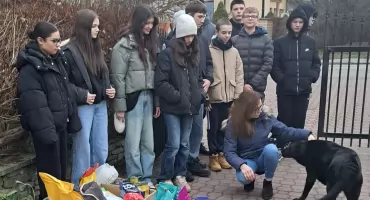 Szkoła Podstawowa w Chlewiskach pomaga zwierzętom – zakończono akcję Pomagamy Razem
