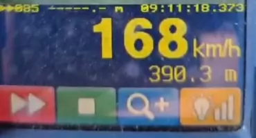 Dwóch kierowców słono zapłaciło za brawurę. Pędzili ponad 160 km/h na S7 pod Szydłowcem