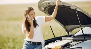 Najczęstsze przyczyny awarii samochodu na trasie i jak im zapobiegać