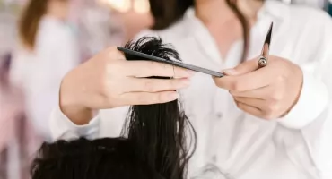 Jak wybrać profesjonalny kurs fryzjerstwa męskiego? Kryteria, które decydują o sukcesie w branży barberingu
